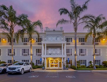 Best Western Luxury Inn