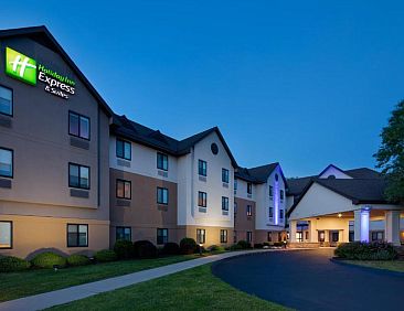 Holiday Inn Express &amp; Suites Bradley Airport, an IHG Hotel