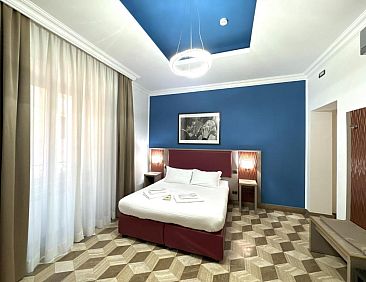 The Five Oscars Inn