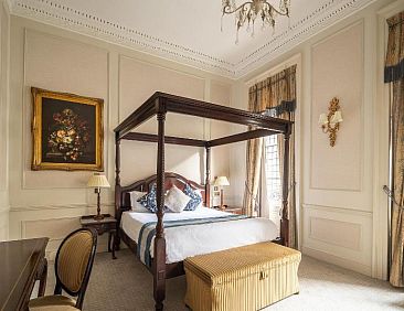 The Leonard Hotel