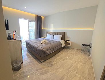 Sonia Hotel & Suites
