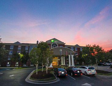 Holiday Inn Express Hotel &amp; Suites Charleston - North, an IH