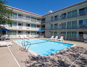 Motel 6-Roseville, MN - Minneapolis North