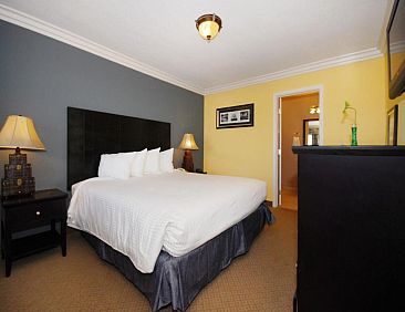 Solaire Inn &amp; Suites
