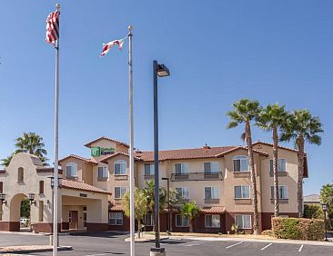 Holiday Inn Express Hotel &amp; Suites Manteca, an IHG Hotel