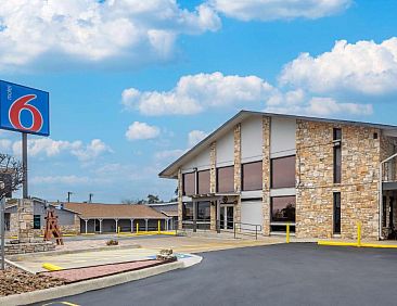 Motel 6-Boerne, TX