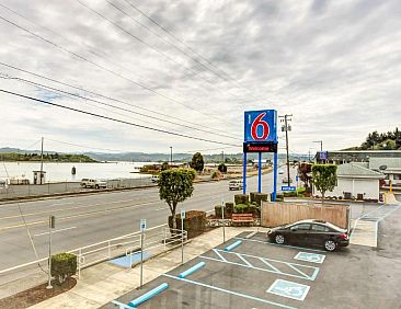Motel 6-Coos Bay, OR