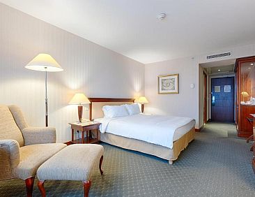 Evergreen Laurel Hotel