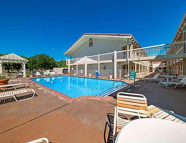 Motel 6-Dallas, TX - Farmers Branch